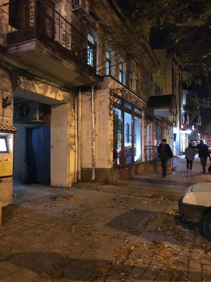 Атмосферная Квартира В Центре Одессы Odessa Eksteriør billede