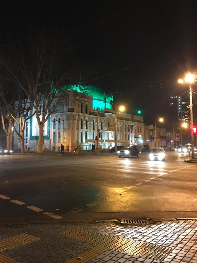 Атмосферная Квартира В Центре Одессы Odessa Eksteriør billede